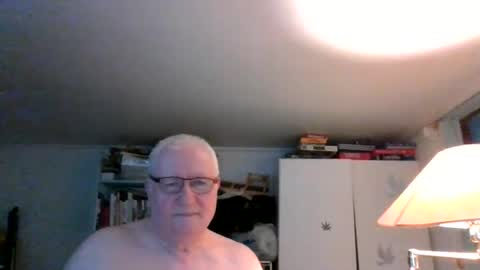 Snapshot of kukken18 chatting on May 2026 03:51:02 PM Kukken18 online show from May 2026 03:51:02 PM