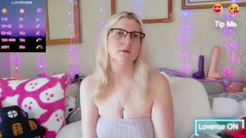 Snapshot of kunzitegoddess chatting on January 2026 03:06:01 PM Samantha online show from January 2026 03:06:01 PM