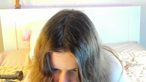 Snapshot of kuraii_ chatting on January 2025 03:51:01 AM Anna online show from January 2025 03:51:01 AM