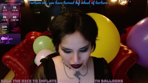 Snapshot of kureiji_fetish chatting on December 2024 05:27:02 AM Fetiche Woman online show from December 2024 05:27:02 AM