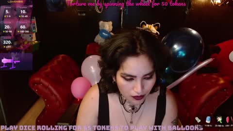 Snapshot of kureiji_fetish chatting on January 2025 02:57:01 PM Fetiche Woman online show from January 2025 02:57:01 PM