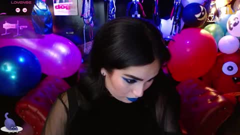 Snapshot of kureiji_fetish chatting on September 2025 09:36:01 PM Fetiche Woman online show from September 2025 09:36:01 PM