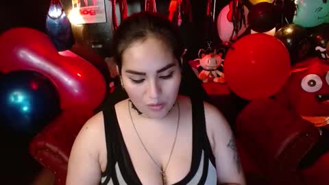 Snapshot of kureiji_fetish chatting on September 2025 01:29:01 AM Fetiche Woman online show from September 2025 01:29:01 AM