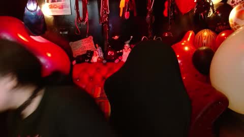 Snapshot of kureiji_fetish chatting on September 2025 10:14:02 PM Fetiche Woman online show from September 2025 10:14:02 PM