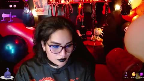 Snapshot of kureiji_fetish chatting on October 2025 12:18:02 AM Fetiche Woman online show from October 2025 12:18:02 AM