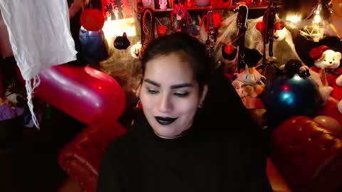 Snapshot of kureiji_fetish chatting on October 2025 12:11:01 AM Fetiche Woman online show from October 2025 12:11:01 AM