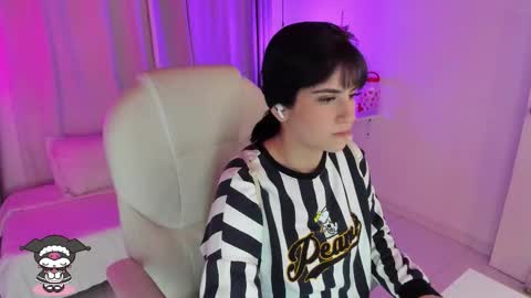   online show from December 2025 02:17:02 AM