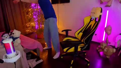 kurt_hanssen online show from February 2025 05:03:02 PM