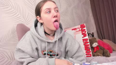 Snapshot of kvetachka chatting on February 2025 04:25:02 AM Kvetachka Thu-Sun 0900am-1500pmGTM2 online show from February 2025 04:25:02 AM