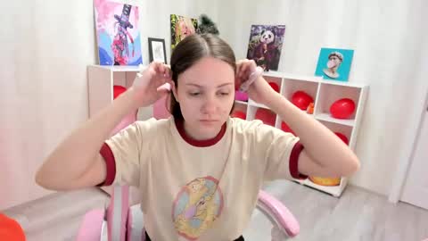 Snapshot of kvetachka chatting on February 2025 12:58:01 AM Kvetachka Thu-Sun 0900am-1500pmGTM2 online show from February 2025 12:58:01 AM