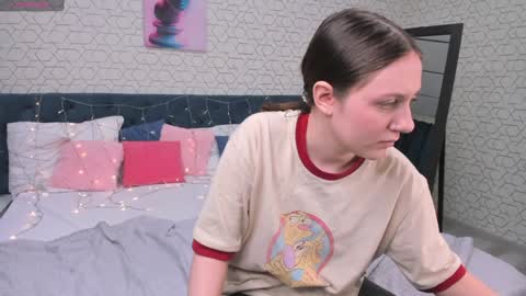 Snapshot of kvetachka chatting on February 2025 01:32:01 AM Kvetachka Thu-Sun 0900am-1500pmGTM2 online show from February 2025 01:32:01 AM