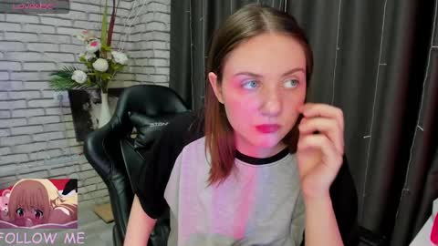 Snapshot of kvetachka chatting on March 2025 04:04:01 AM Kvetachka Thu-Sun 0900am-1500pmGTM2 online show from March 2025 04:04:01 AM