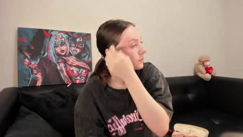 Snapshot of kvetachka chatting on March 2025 01:14:02 AM Kvetachka Thu-Sun 0900am-1500pmGTM2 online show from March 2025 01:14:02 AM