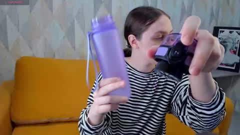 Snapshot of kvetachka chatting on March 2025 01:16:01 AM Kvetachka Thu-Sun 0900am-1500pmGTM2 online show from March 2025 01:16:01 AM