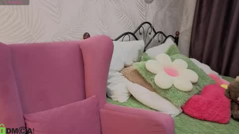 Snapshot of kvetachka chatting on September 2025 12:43:02 AM Kvetachka Thu-Sun 0900am-1500pmGTM2 online show from September 2025 12:43:02 AM