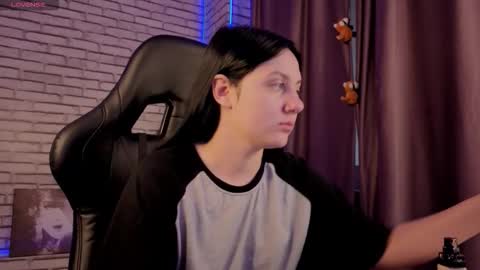 Snapshot of kvetachka chatting on September 2025 12:35:01 AM Kvetachka Thu-Sun 0900am-1500pmGTM2 online show from September 2025 12:35:01 AM