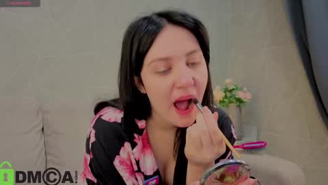 Snapshot of kvetachka chatting on September 2025 12:47:02 AM Kvetachka Thu-Sun 0900am-1500pmGTM2 online show from September 2025 12:47:02 AM