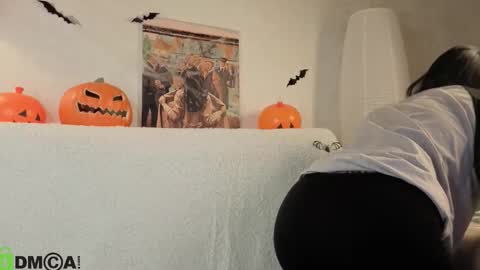 Snapshot of kvetachka chatting on October 2025 01:19:02 AM Kvetachka Thu-Sun 0900am-1500pmGTM2 online show from October 2025 01:19:02 AM