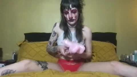 Kweef Kween online show from May 2026 02:51:02 AM