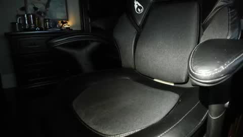 kwufbenk online show from December 2025 07:13:02 AM