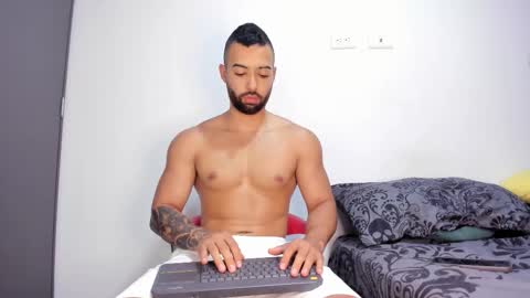 Snapshot of kyle_collinz chatting on January 2026 03:32:01 AM Kyle collinz online show from January 2026 03:32:01 AM