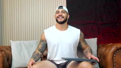 kylenorth_ online show from November 2025 06:28:01 PM