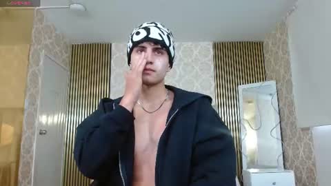 kyler_tay online show from June 2026 11:46:01 AM