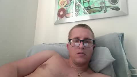 Snapshot of kyleracepearson chatting on April 2026 11:32:02 PM kylerace online show from April 2026 11:32:02 PM