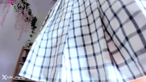 Snapshot of kylie_evans_18 chatting on February 2025 05:40:01 PM Kylie online show from February 2025 05:40:01 PM