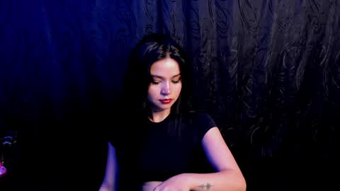 Snapshot of kylie_foxx1 chatting on February 2025 01:23:02 AM submissive demon Please help me to reach 500 thumbs up online show from February 2025 01:23:02 AM