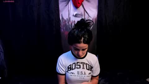 Snapshot of kylie_foxx1 chatting on September 2025 11:31:02 PM submissive demon Please help me to reach 500 thumbs up online show from September 2025 11:31:02 PM