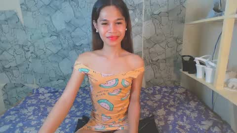 Snapshot of kylie_fuck69 chatting on December 2024 06:05:01 PM kylie online show from December 2024 06:05:01 PM