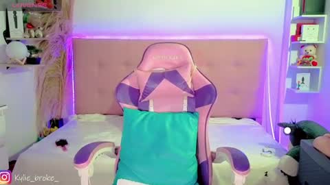 k ylie online show from June 2026 09:35:01 PM