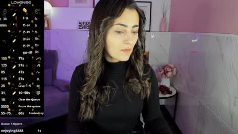 Snapshot of kylie_mellow chatting on January 2025 05:37:02 AM Kylie online show from January 2025 05:37:02 AM