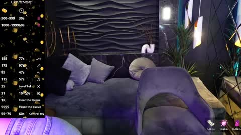 Snapshot of kylie_mellow chatting on February 2025 06:01:02 AM Kylie online show from February 2025 06:01:02 AM