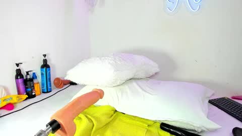 Snapshot of kylie_sttel chatting on December 2024 02:17:01 PM kylie Sttel online show from December 2024 02:17:01 PM