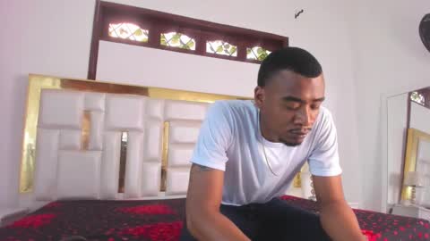 Kaylie And Jhony online show from February 2025 06:27:02 PM