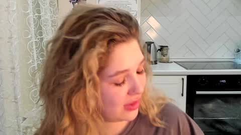 Snapshot of kylieblond chatting on January 2025 08:41:01 PM Din online show from January 2025 08:41:01 PM