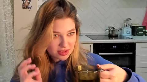 Snapshot of kylieblond chatting on February 2025 09:25:02 PM Din online show from February 2025 09:25:02 PM