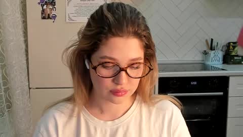 Snapshot of kylieblond chatting on February 2025 09:52:02 PM Din online show from February 2025 09:52:02 PM