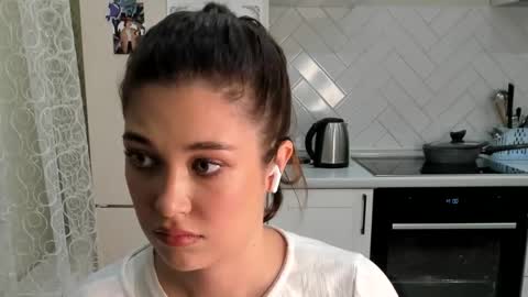 Snapshot of kylieblond chatting on November 2025 09:14:01 PM Din online show from November 2025 09:14:01 PM