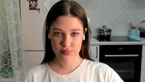 Snapshot of kylieblond chatting on December 2025 09:42:02 PM Din online show from December 2025 09:42:02 PM