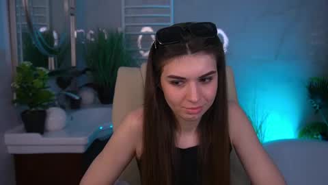 Nicole online show from May 2026 08:22:01 AM