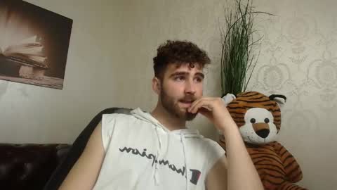 KyloEast online show from April 2026 04:48:02 AM