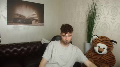 KyloEast online show from April 2026 04:21:01 AM
