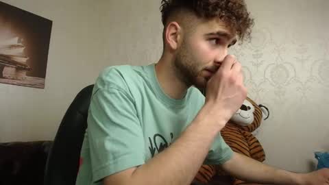 KyloEast online show from April 2026 04:52:02 AM