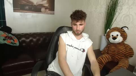 KyloEast online show from April 2026 04:57:02 PM