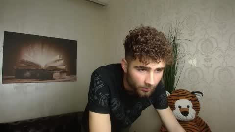 KyloEast online show from May 2026 04:40:01 AM