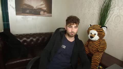 KyloEast online show from May 2026 04:41:02 AM