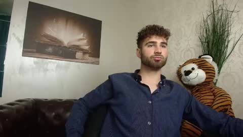 KyloEast online show from May 2026 04:51:02 AM